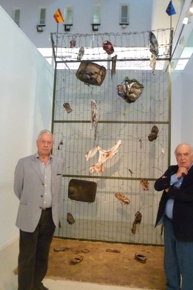 2014 - Mario Vargas Llosa en su exposición del Centro de Arte Tomás y Valiente de Fuenlabrada, Madrid